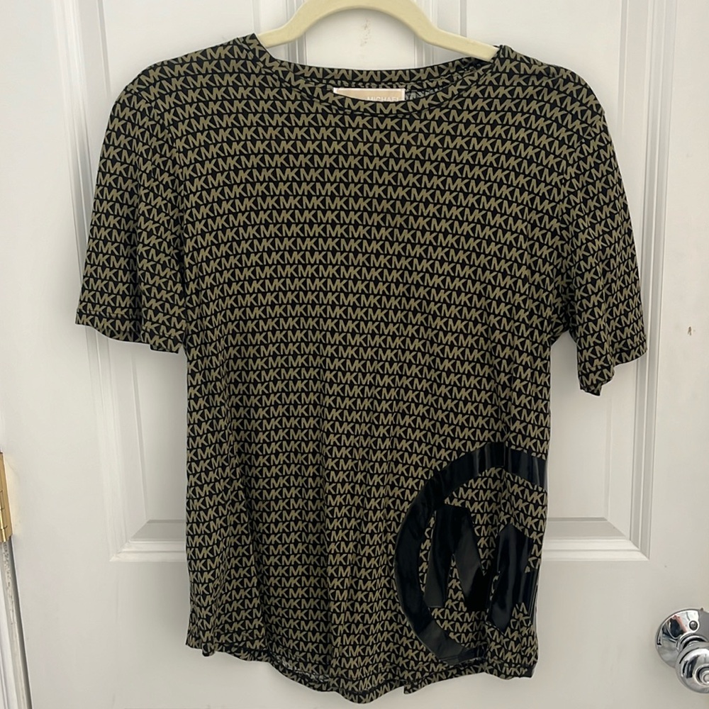 Michael Kors tee size XS